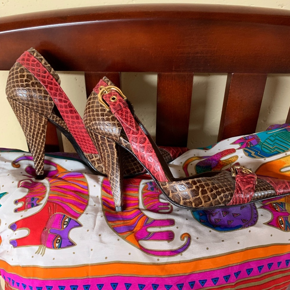 Pumps - Picture 3 of 7